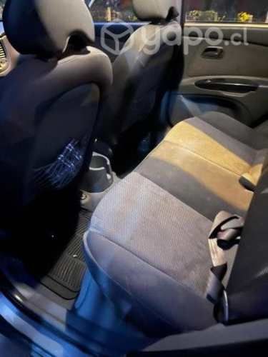 Kia motors rio jb 2011