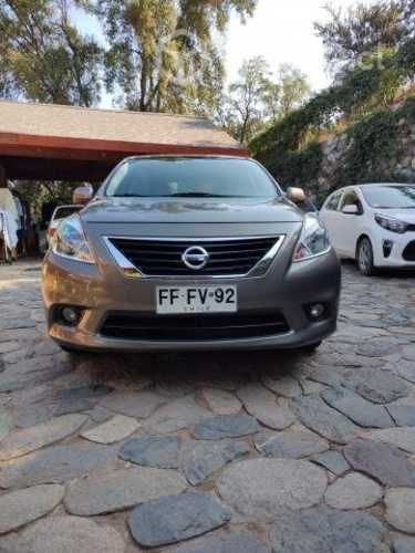 Nissan Versa Advance 2012