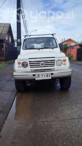 Vende suzuki samurai 2001