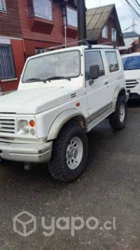 Vende suzuki samurai 2001