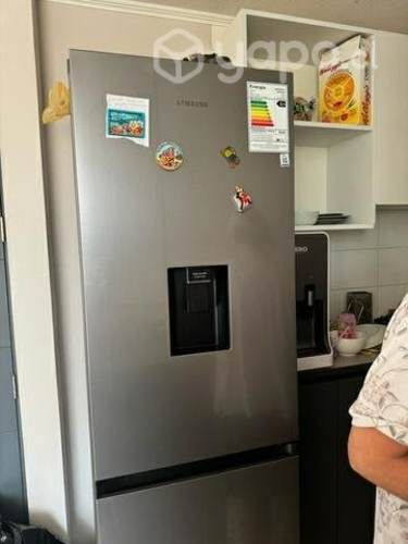 Refrigerador samsung con 4 meses de ysy