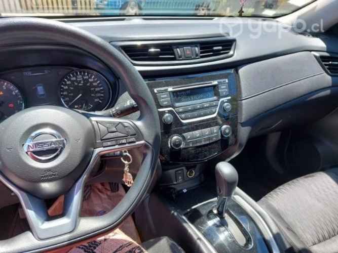 NISSAN X-TRAIL, año 2018