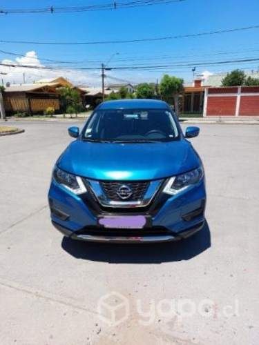 NISSAN X-TRAIL, año 2018