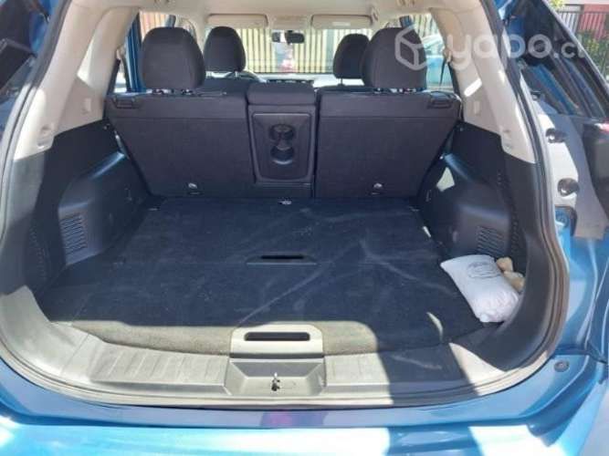 NISSAN X-TRAIL, año 2018