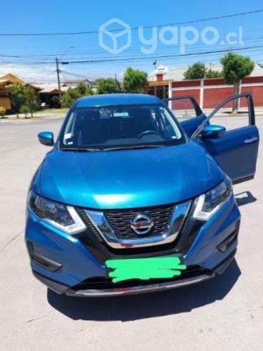 NISSAN X-TRAIL, año 2018