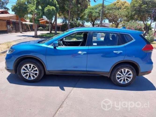 NISSAN X-TRAIL, año 2018