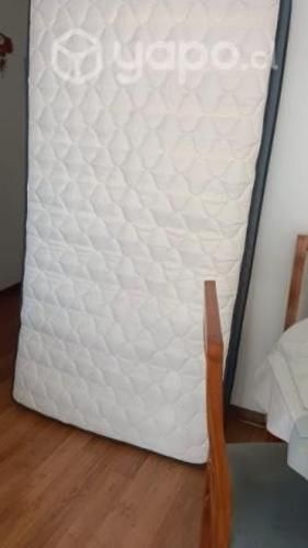 Cama plaza y media con velador y respaldo nordica