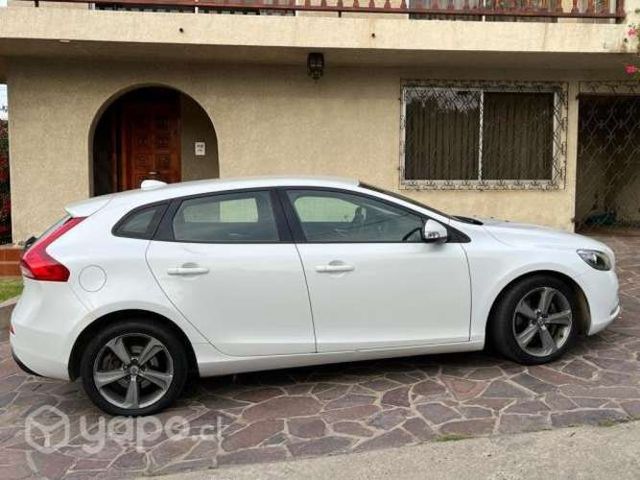 Volvo V40 2014 usado 1.6 DIESEL AT 5P