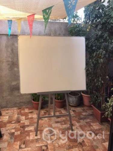 Pizarra acrílica y atril de metal