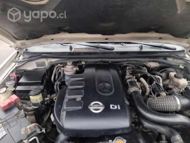 Nissan navara 2013 2.5 diesel automatica