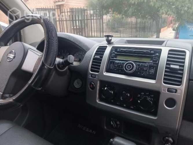 Nissan navara 2013 2.5 diesel automatica