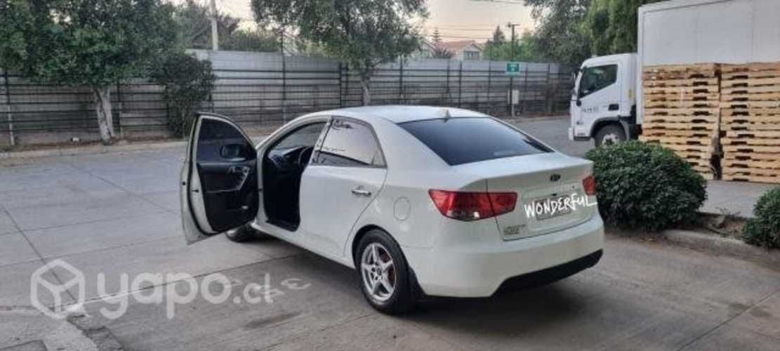 Kia motors cerato 2013