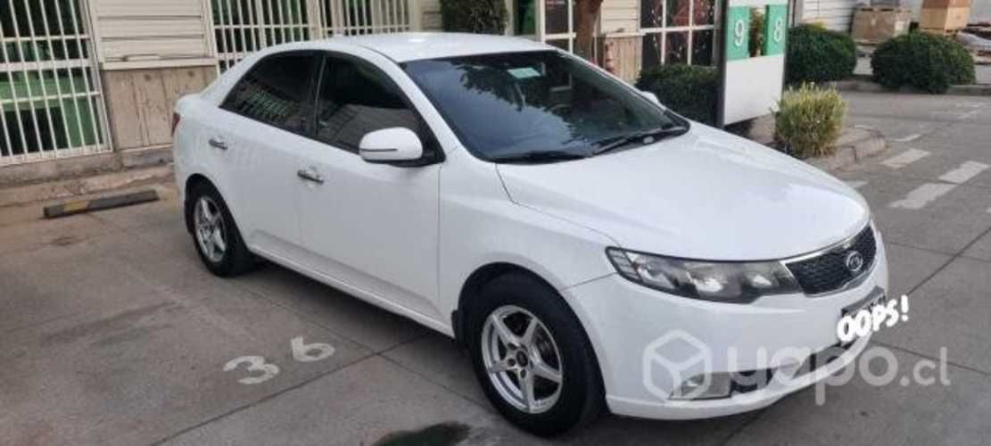 Kia motors cerato 2013