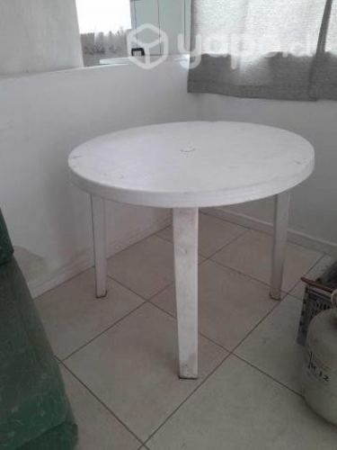 Mesa y silla plástica
