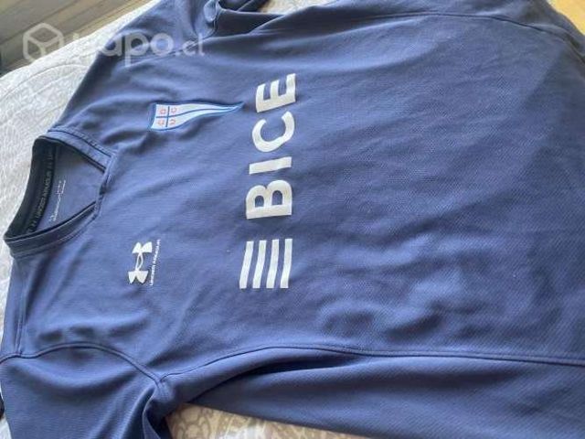 Polera entrenamiento UC