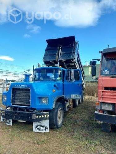 Camion tolva 16m3 Mack 1999