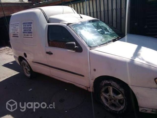 Camioneta petrolera Volkswagen Caddy 2005 motor nu