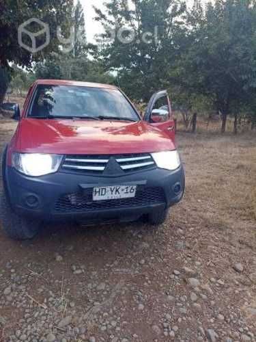 Mitsubishi l200 2015