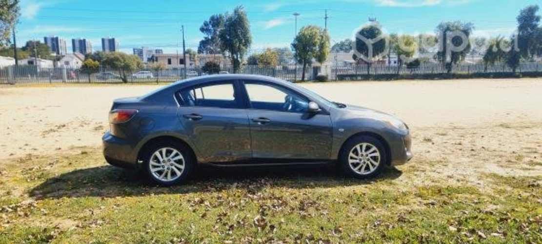 Se vende impecable auto mazda 3 2012