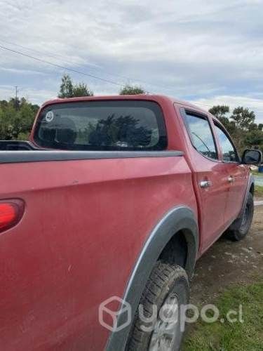 VENDO Mitsubishi l200 katana cr 2.4 2017