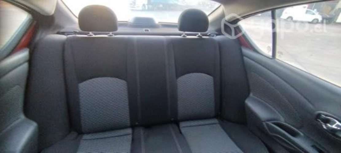 Vendo Nissan Versa 2017, versión full equipo