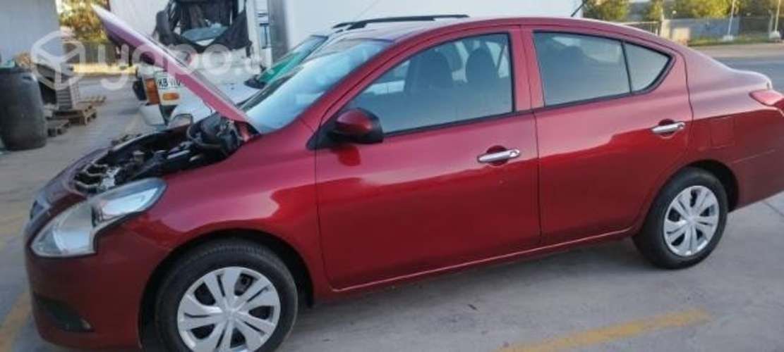 Vendo Nissan Versa 2017, versión full equipo