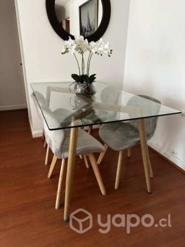 Comedor de Vidrio con 4 sillas