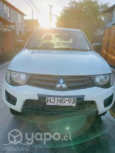 Mitsubishi L200 buen estado
