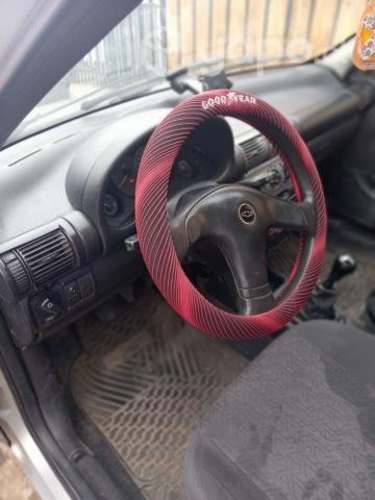 Corsa Swing año 2005