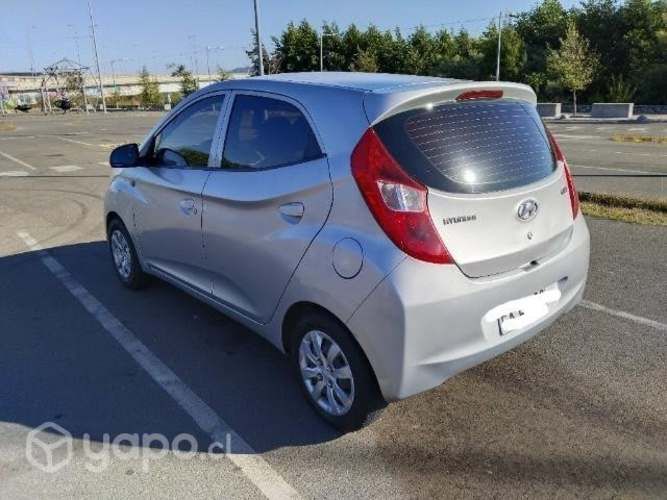 Vendo o permuto por sedan