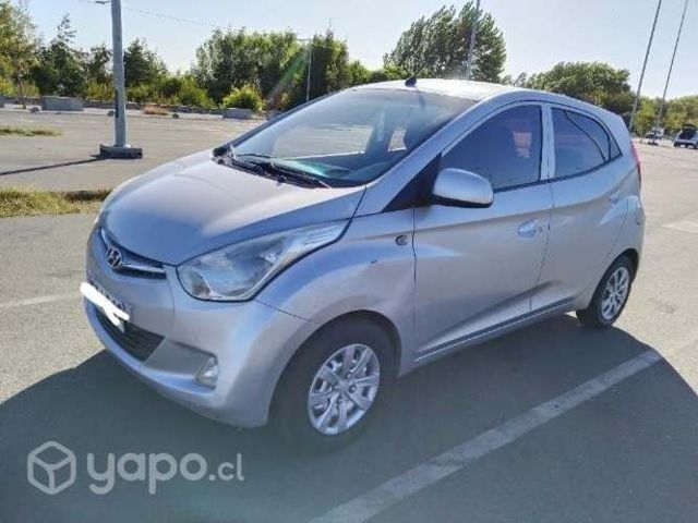 Vendo o permuto por sedan