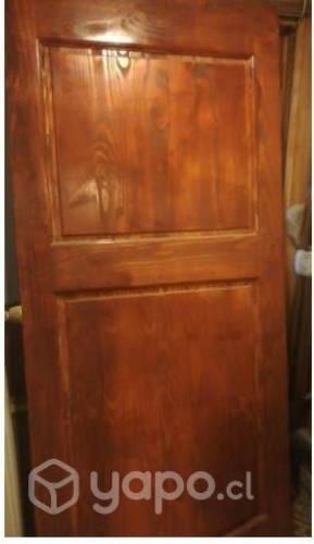 Puerta usada de madera