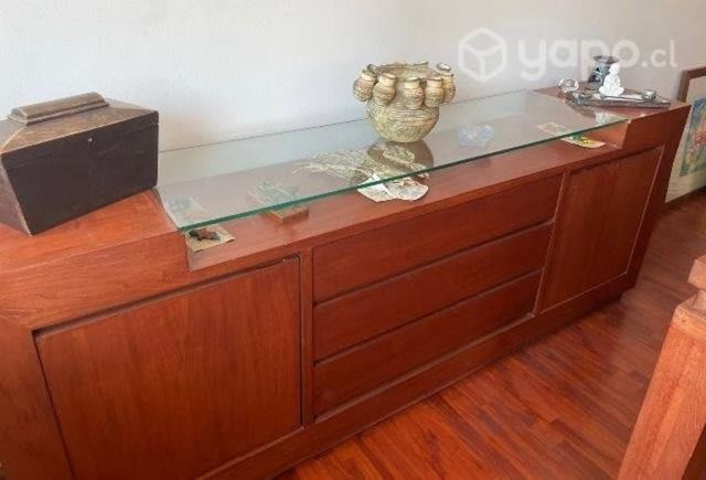 Arrimo, buffet de madera con vidrio. Buen estado