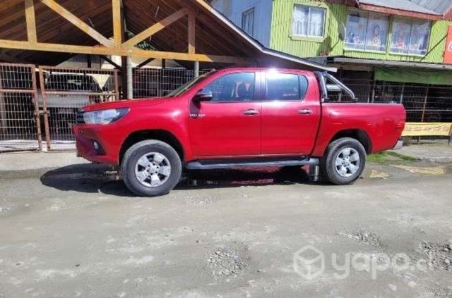 Toyota Hilux SR