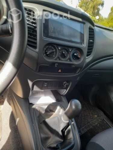 MITSUBISHI L200, año 2021