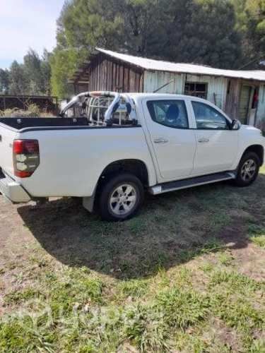 MITSUBISHI L200, año 2021