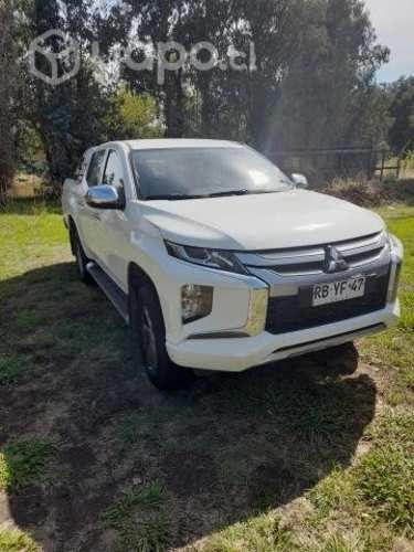 MITSUBISHI L200, año 2021