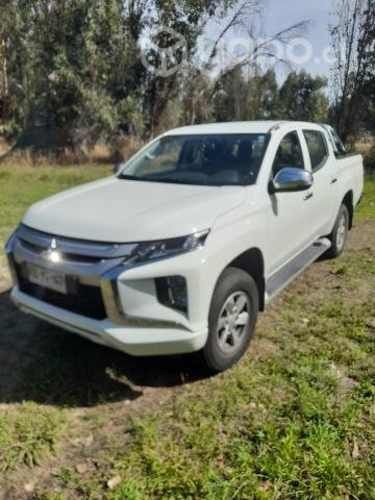 MITSUBISHI L200, año 2021