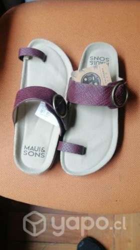 Sandalias veraniegas nuevas