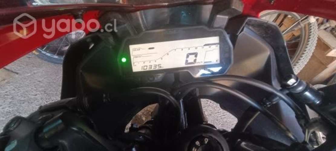 Vendo moto Yamaha r15