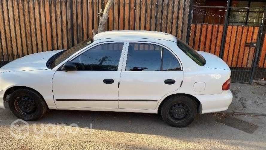 Hyundai Accent 98 (Motor Nuevo)