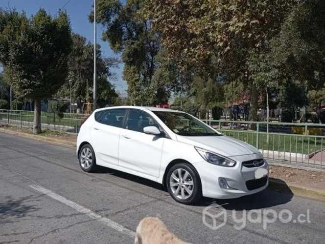 Vendo HYUNDAI ACCENT 2017
