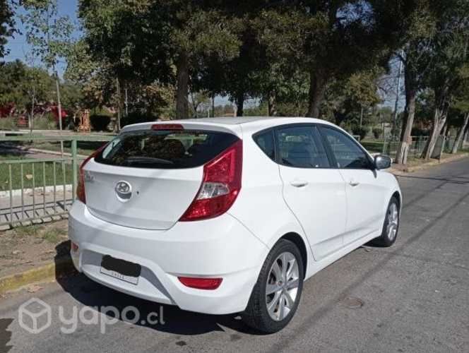 Vendo HYUNDAI ACCENT 2017