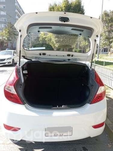 Vendo HYUNDAI ACCENT 2017