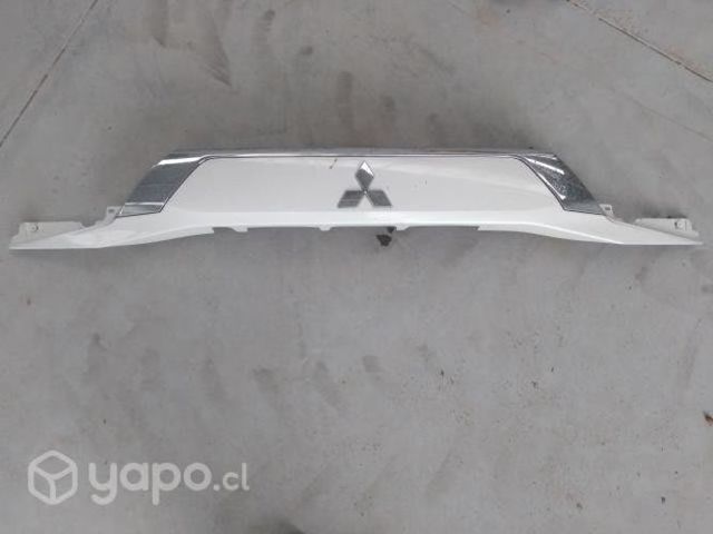Moldura portalón Mitsubishi Outlander