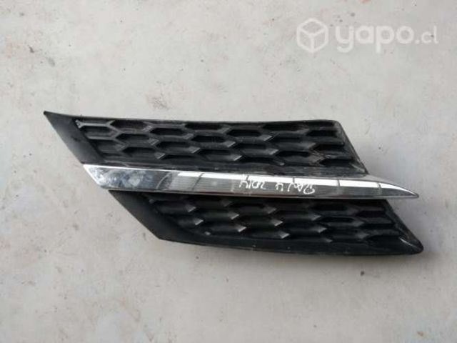 Máscara derecha Toyota Rav 