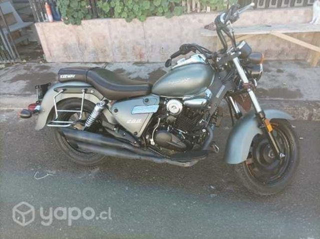 Keeway Superlight 200