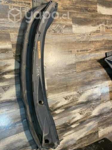 Rejilla torpedo Nissan versa año 2012/2017