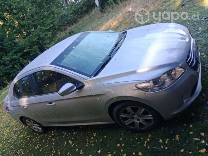 Peugeot 301 Allure HDI 2014