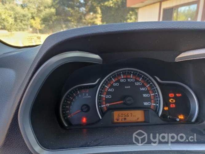 Auto Suzuki alto en buen estado